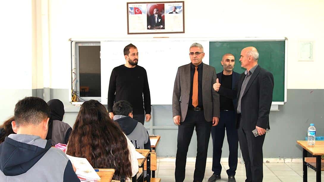 İlçe Milli Eğitim Müdürmüz Davut ŞEN Dr. Reşat Erden Anadolu Lisesi Ve Restorasyon Süreci Devam Eden Şehit Polis Fethi Sekin Mesleki Ve Teknik Anadolu Lisesi Kız Öğrenci Pansiyonunu Ziyaret Etti
