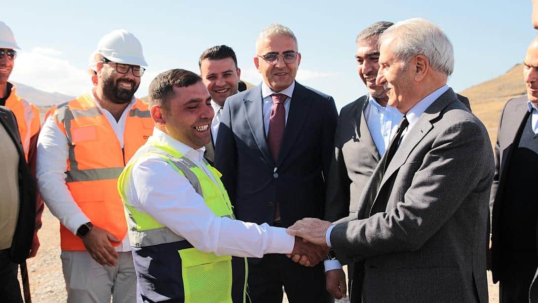 İC Vakfı Yönetim Kurulu Başkanı Sayın İbrahim ÇEÇEN ve Protokol Heyeti İlçemizi Ziyaret Etti